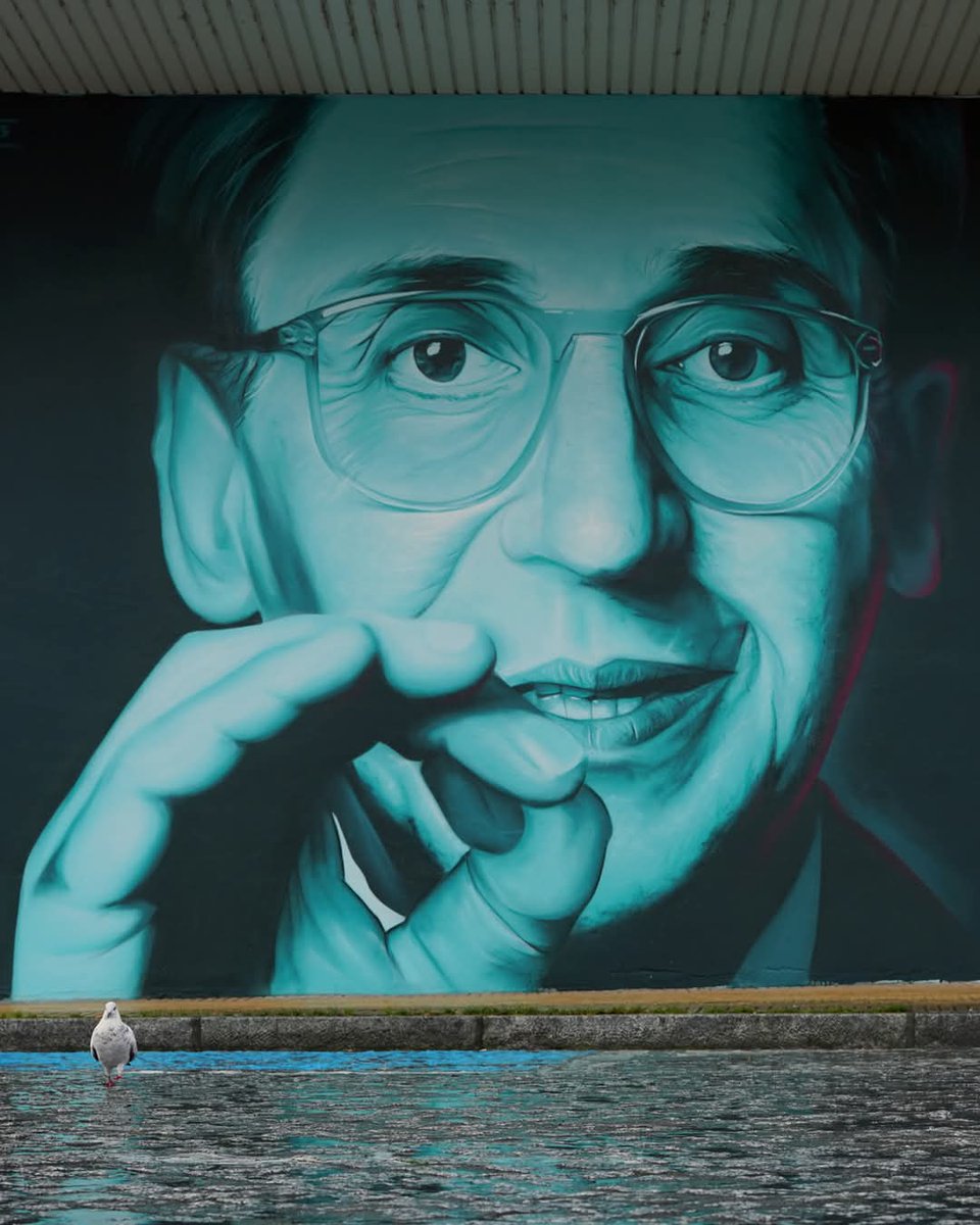 mondevane's tweet photo. La banda sonora de mi vida I.

Franco Battiato.

Y probablemente también de la tuya, ¿no?

#battiato #graffiti #portrait #realism #spray #mural #art #mondevane https://t.co/hheGe11Qly