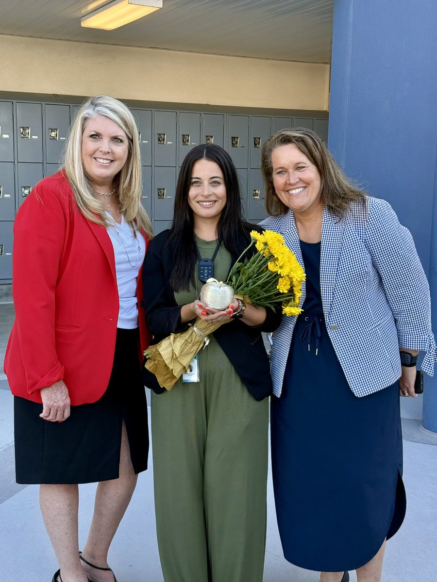 nspencer132's tweet photo. We are so proud of this GOLDEN teacher! Congratulations Ms. Berrios @oms_bulldogs @collierschools https://t.co/t27lvNdKzl