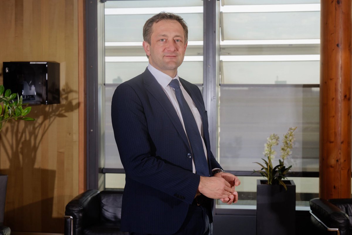 Vanmiddag een goed gesprek met Eurocommissaris Hansen. Mooiste uitspraak:
“We hebben teveel boerderijen verloren in Europa, we hebben ze allemaal nodig!”