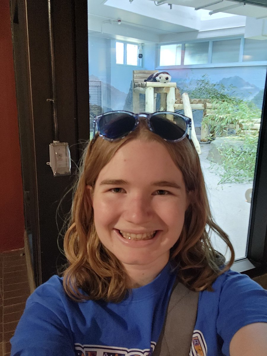 Elizabeth Barnes tweet media