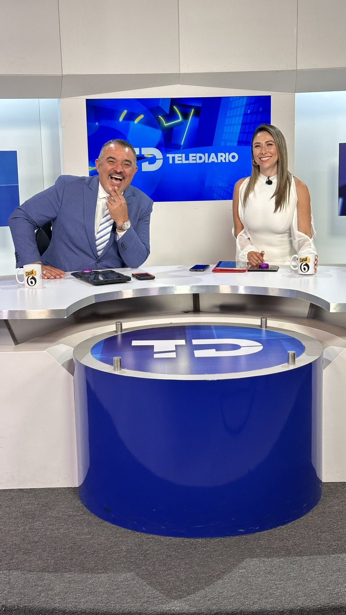 ¡Mantente informado con nosotros en <a href="/TelediarioBajio/">Telediario Bajío</a> por Canal 6! 📺🗞️ 

El lado humano de la noticia, contada con cercanía y verdad. 

 #Telediario #Canal6

Con <a href="/RosanoffCarlos/">Carlos Rosanoff</a> y una servidora en producción un gran equipo encabezado por <a href="/indiepopcarlos/">CarlosAbundes</a>