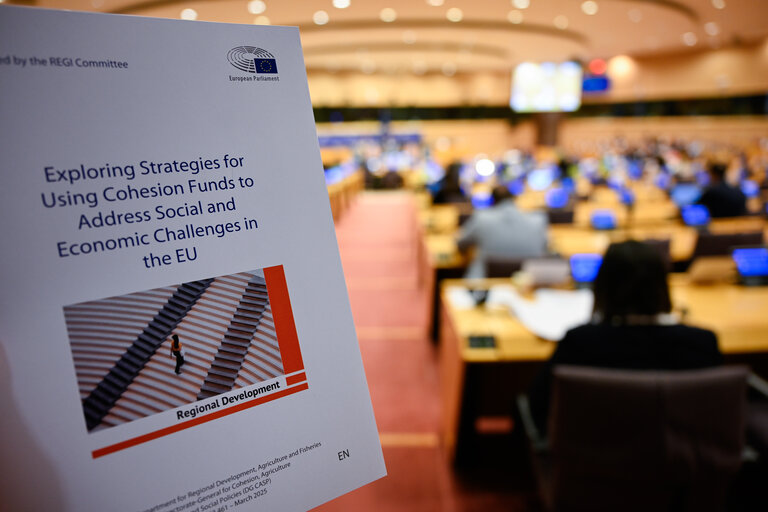 If you missed the study presentation on Exploring Strategies for Using #CohesionFunds to Address Social and Economic Challenges in the EU, we have published all related info including video recording on our blog: research4committees.blog/regi-events/
<a href="/EP_Regional/">REGI Committee Press</a>
#Research4Committees
#EUstudy