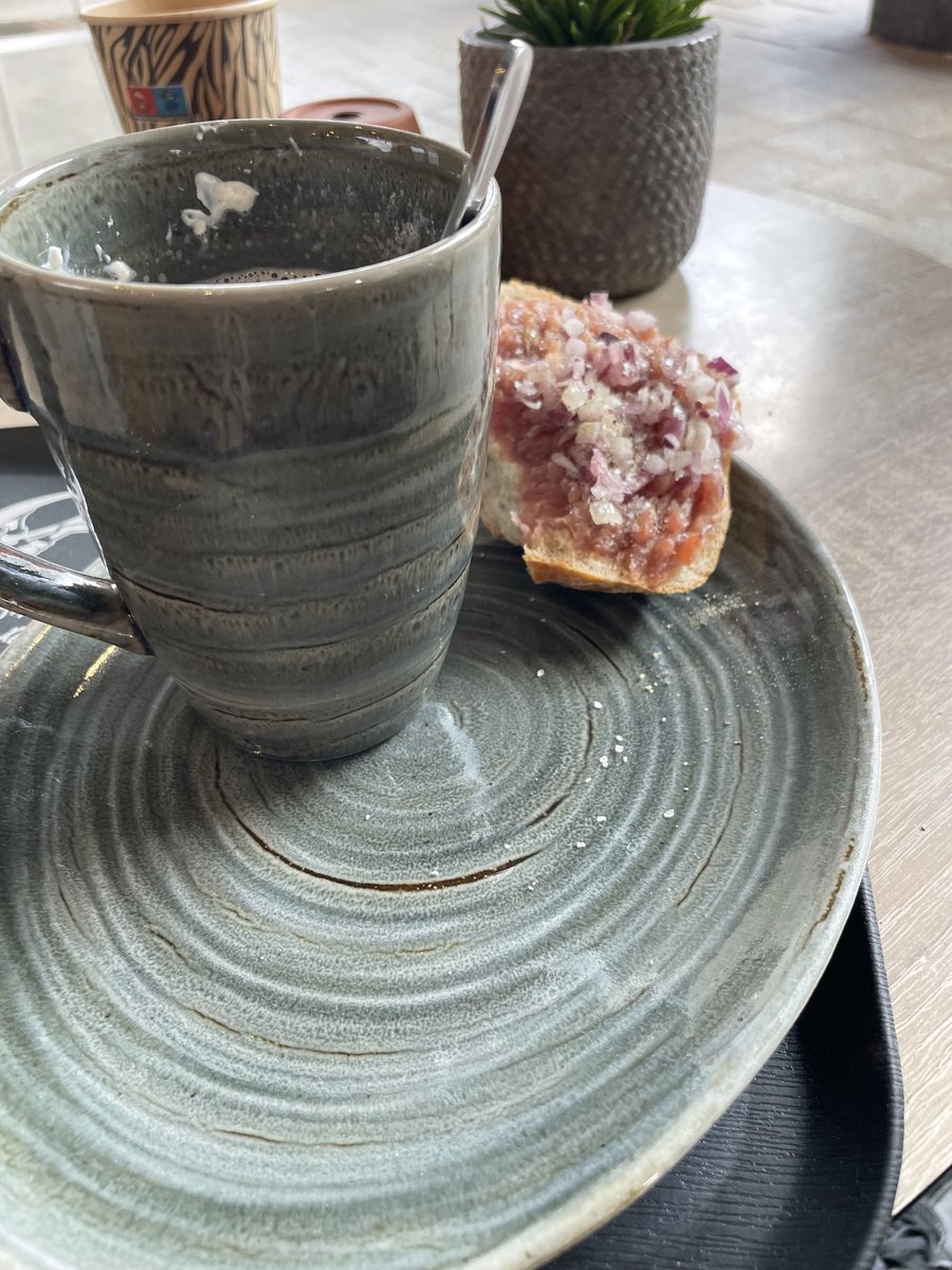 #hallohallo
Mein harter Weg vom Hafen via Jungfernstieg zum Mettbrötchen und Kakao❣️Hamburg🌞