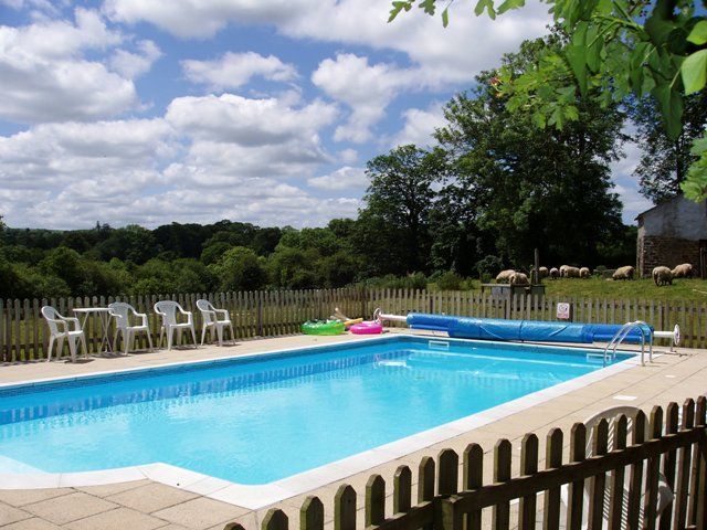 WeAcceptPets's tweet image. Perfect for those seeking the ultimate rural retreat, Swallow Barn at Waterloo Farm provides a peaceful escape surrounded by breathtaking scenery. 🌳

Accepts 🐶
weacceptpets.co.uk/Cornwall/8302

#RuralRetreat #CornishEscape #SelfCatering #FamilyHoliday #DogFriendly #CountrysideGetaway