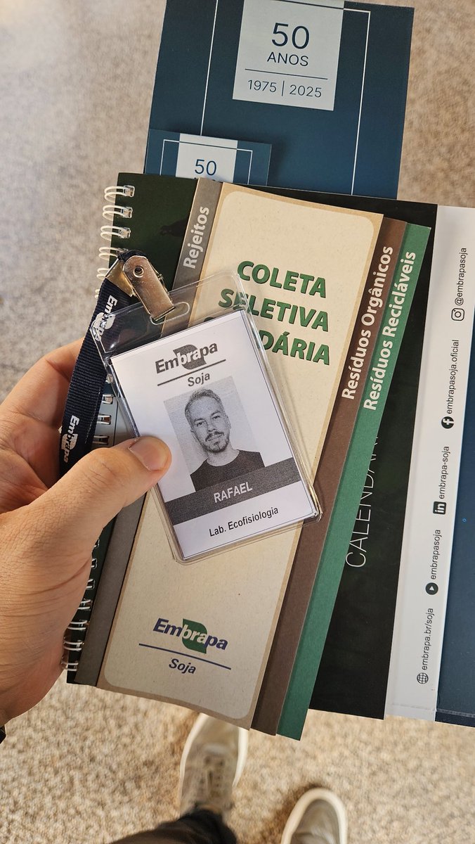 RafaeeldeAssis's tweet photo. oficialmente pós-doc na Embrapa ☺️ https://t.co/EwpaV7Ve1d