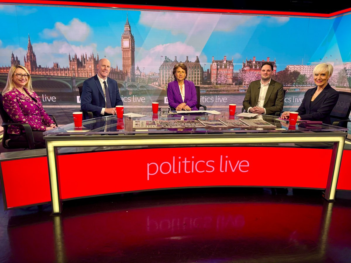 DawnNeesom's tweet photo. Being happy on #WorldHappinessReport day 😊 #PoliticsLive with the brilliant @Jo_Coburn &amp; great debating team @Jess4Lowestoft @KieranMullanUK @harry_qp 🗣️ @BBCPolitics #Debatenothate (soz about the #looselfie 😬😂) https://t.co/STCT7pcawi