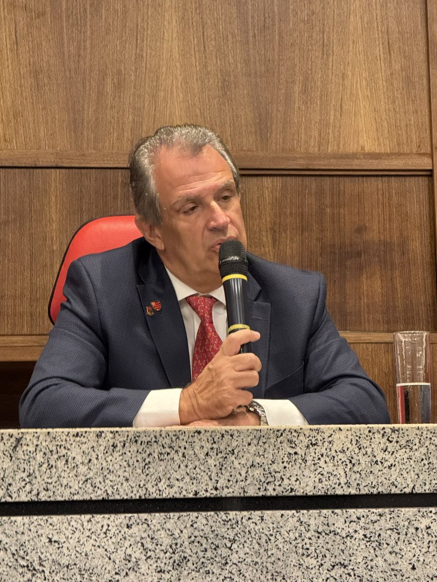 fla_infos's tweet photo. 🚨 Bap, presidente do Flamengo, decidiu não assinar o manifesto da Libra contra a declaração de Alejandro Domínguez, presidente da Conmebol.

"Flamengo optou por não assinar o manifesto", afirmaram integrantes da Libra nesta quinta-feira. 

O manifesto foi uma crítica à frase "Libertadores sem clubes brasileiros seria como Tarzan sem Chita", dita por Domínguez após o sorteio da Libertadores e da Sul-Americana.

🗞 @UOLEsporte / @danilolavieri 
📸 Raisa Simplício