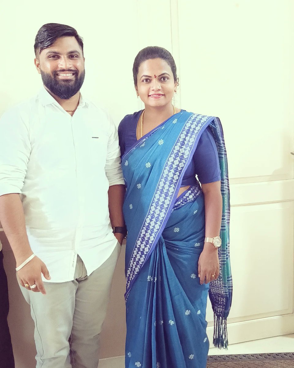 pavan18_tweets's tweet photo. ಕರ್ನಾಟಕ ಪ್ರದೇಶ ಯುವ ಕಾಂಗ್ರೆಸ್ ರಾಜ್ಯ ಉಪಾಧ್ಯಕ್ಷರು ಹಾಗೂ ಆತ್ಮೀಯರು ಆದ ದಿವ್ಯಾ ಆರ್ ಕೆ ಅವರನ್ನು ಭೇಟಿ ಮಾಡಿ ಪಕ್ಷ ಸಂಘಟನೆ ಬಗ್ಗೆ ಚರ್ಚಿಸಿದೆ.❤️💐
#nimmapavan #youthcongress #KPYCC #divyark
@divyarkraj https://t.co/laEZrYAt9l
