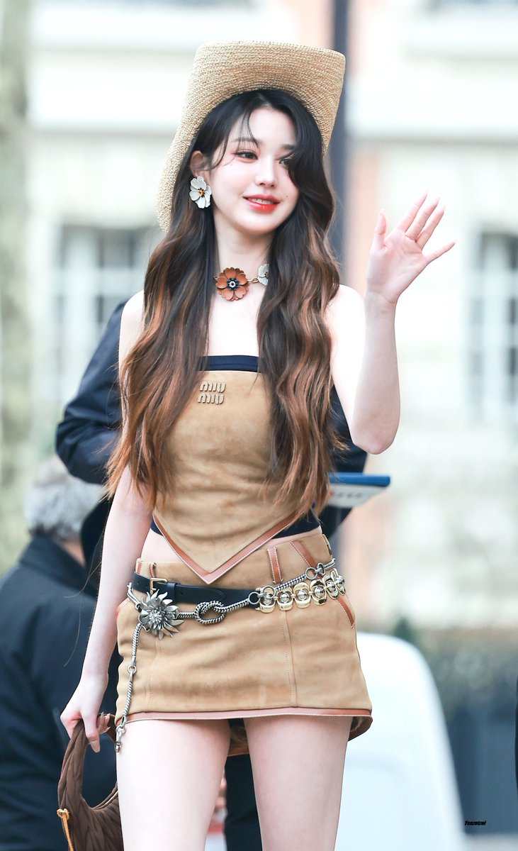 yenzotzoi's tweet photo. 250311 IVE - WONYOUNG (3)
#IVE #아이브 #アイヴ
#WONYOUNG #JANGWONYOUNG
#원영 #장원영 #ウォニョン
#MiuMiuFW25 #WONYOUNGtoPARIS
#WONYOUNGxMIUMIUFW25 https://t.co/dqIS5c48D1
