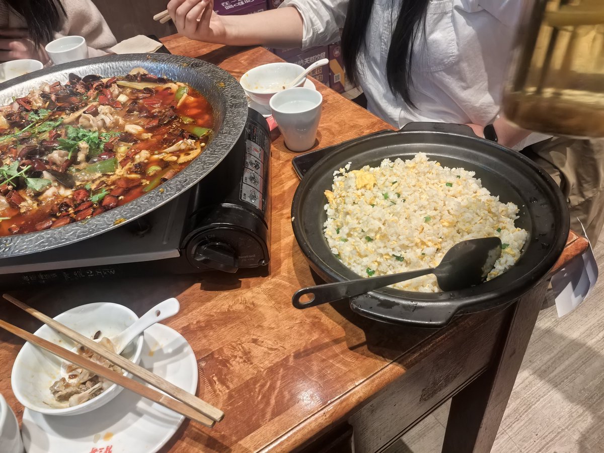 哇哇哇，见面啦！#重庆
<a href="/anana55811/">安安娜（探索版）</a>
 <a href="/wukegenggai/">殊途同归</a> 
<a href="/shw1427010/">小Q</a>