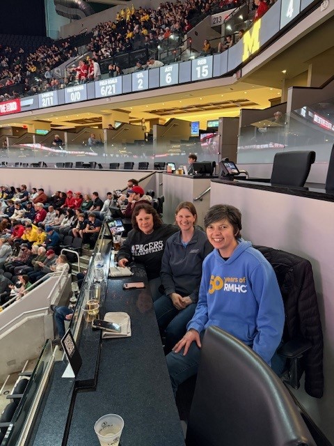 WeAreDIRECTV's tweet photo. DIRECTV donated $1 for every point scored during last week's Big Ten Men’s Basketball tournament to Ronald McDonald House Charities Central Indiana (@RMHCCIN).

The new "Bucks for Buckets" initiative resulted in a $2,105 donation presented Monday. ❤️💛 #WeAreDIRECTV #DIRECTVCares https://t.co/1CY59KMCA1