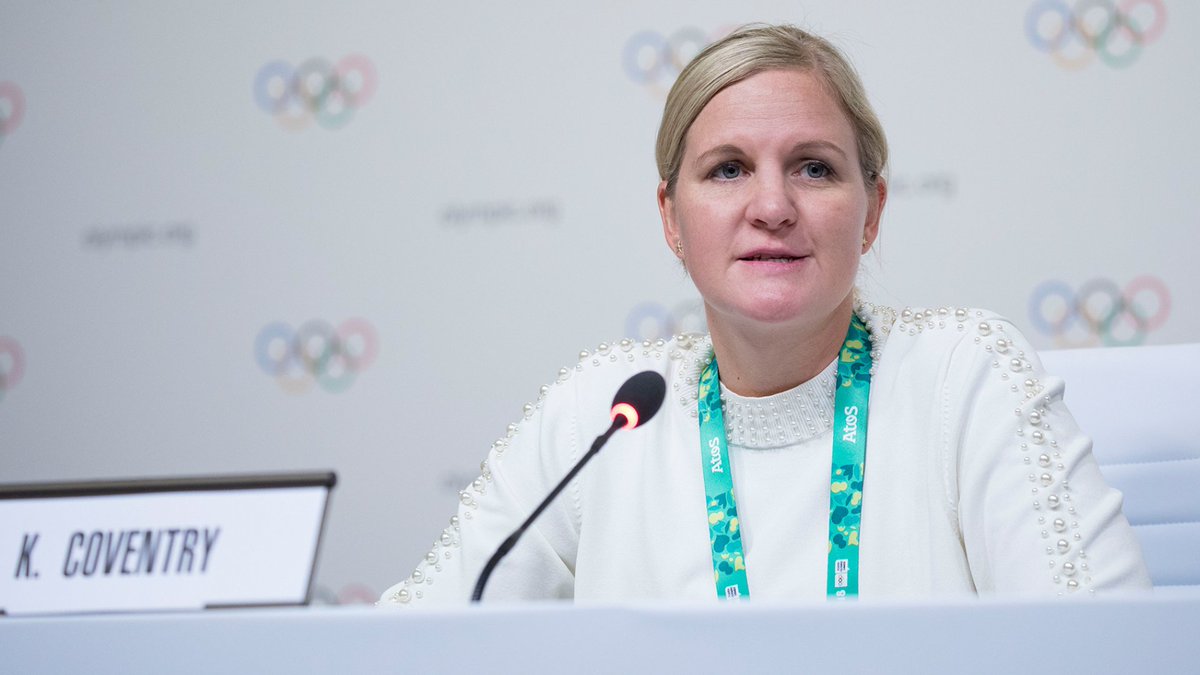 Kirsty Coventry 🇿🇼 [7 medallas en natación entre 2004 y 2008] ha sido elegida por mayoría absoluta en primera ronda como la décima presidenta de la historia del Comité Olímpico Internacional.

🗳️ Primera mujer y segunda persona nacida fuera de Europa en ostentar el cargo.