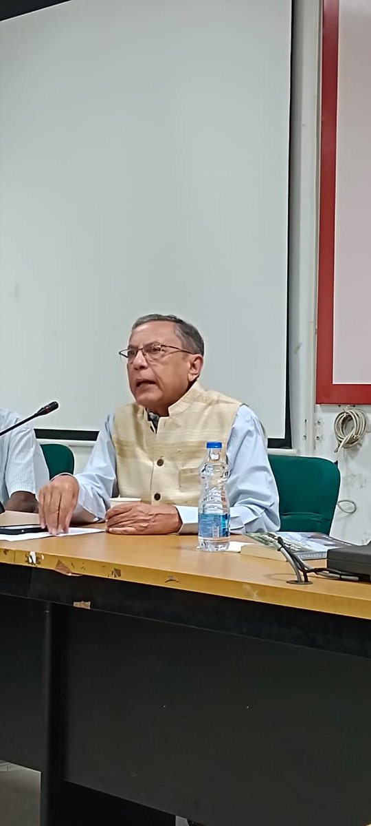 csasjnu's tweet image. Insightful seminar by Amb. @RanjitRae at #CSAS.
He meticulously explains Nepal's transformation from a monarchy to a secular, republic and federal system.
Grateful to Chairperson Prof. P. Sahadevan,
Dr. Omprasad Gadde,
Dr. Milind Dhaware, CSAS.
#SIS #JNU
#IndiaNepalRelations
