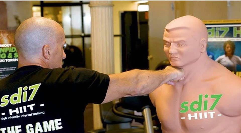 Self Defense: Punch to the throat.  Damage: Difficulty breathing. Choking. Fractured  trachea, leading to the incapacity to breathe, followed by severe hypoxia (oxygen deficiency). #selfdefense #bjj #muaythai #martialarts #selfprotection