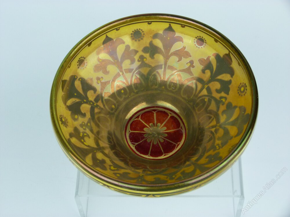 antiques_atlas's tweet photo. For SALE on Antiques Atlas we have this amazing  Pilkingtons Royal Lancastrian Lustre Bowl, R Joyce https://t.co/looWFR5mf3 Perfect gift🎁 idea .
#antiques From The Spirit of Liberty 
#royallancastrian #pilkingtons #antique https://t.co/JY3LaFhHqM