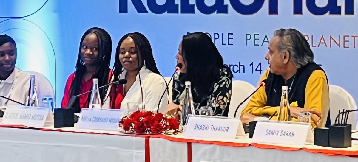 Shashi Tharoor tweet media