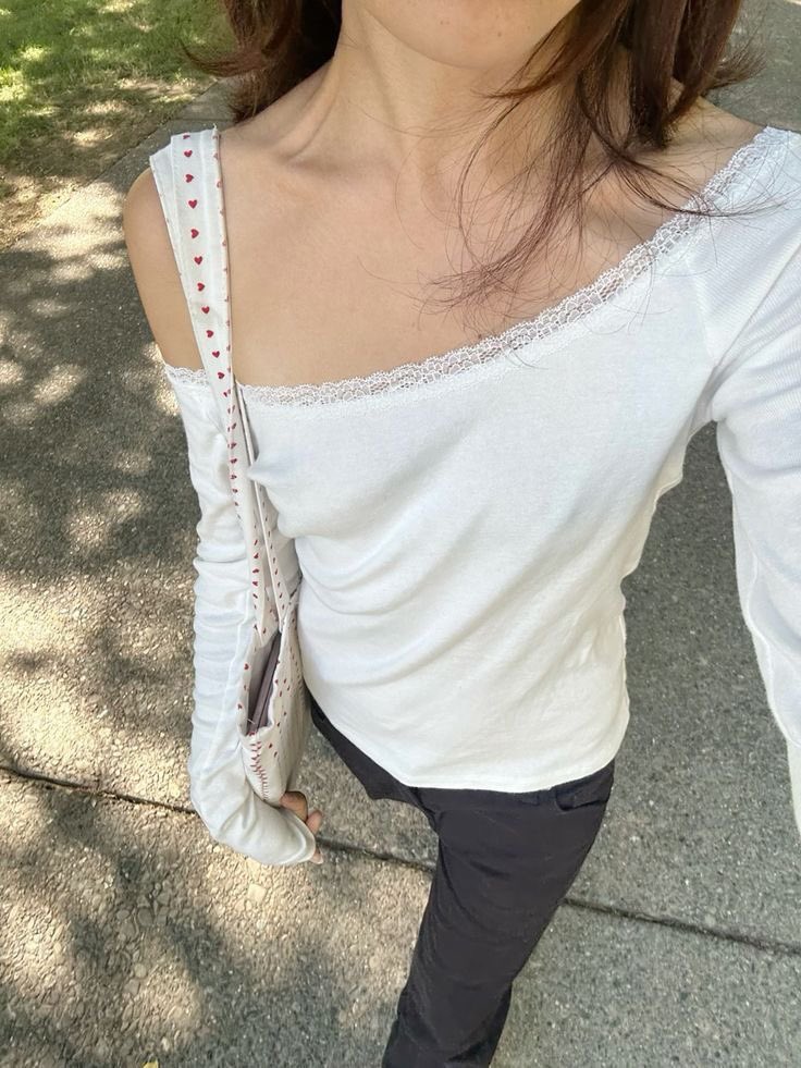 softcute_qt's tweet photo. แปะพิกัดเสื้อปาดไหล่ กับ กระโปรงpolkadot แนวนี้ทีคับบ 🥹🥹 https://t.co/FN2ysDixyH