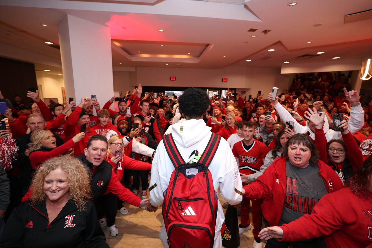 Louisville Athletics tweet media