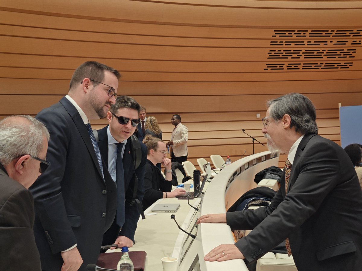 Junts per Catalunya🎗 (@juntsxcat) on Twitter photo 🇺🇳 El diputat de <a href="/JuntsParlament/">Junts Parlament</a>, Isaac Padrós, i els representants de <a href="/JxDisCapacitat/">JUNTS DRETS DISCAPACITAT</a>, <a href="/pau_castellvi/">Pαυ Cαʂƚҽʅʅʋí</a> i <a href="/LlopPep/">Pep Llop i Rigol 🎗</a>, presents a <a href="/UNGeneva/">United Nations Geneva</a> per participar en el Comitè sobre els Drets de les Persones amb Discapacitat.
El diputat ha intervingut per defensar el paper de Catalunya en 🇺🇳 El diputat de <a href="/JuntsParlament/">Junts Parlament</a>, Isaac Padrós, i els representants de <a href="/JxDisCapacitat/">JUNTS DRETS DISCAPACITAT</a>, <a href="/pau_castellvi/">Pαυ Cαʂƚҽʅʅʋí</a> i <a href="/LlopPep/">Pep Llop i Rigol 🎗</a>, presents a <a href="/UNGeneva/">United Nations Geneva</a> per participar en el Comitè sobre els Drets de les Persones amb Discapacitat.
El diputat ha intervingut per defensar el paper de Catalunya en