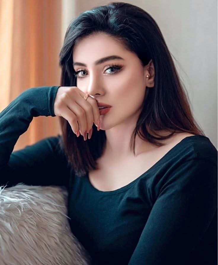 مش عاوزه حد يشتريلي نجمه من السما بس عاوزه حديشتري خاطري كفايه. 🥹