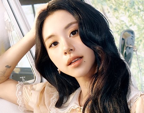 chaeypics's tweet photo. SON CHAEYOUNG!! https://t.co/7elzXbEsTd