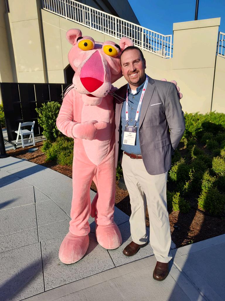 From innovative ideas to industry-leading insights, our team is having an incredible time at the Owens Corning Conference! Connecting with experts, learning about the latest advancements, and bringing back valuable knowledge to better serve and delight our customers!