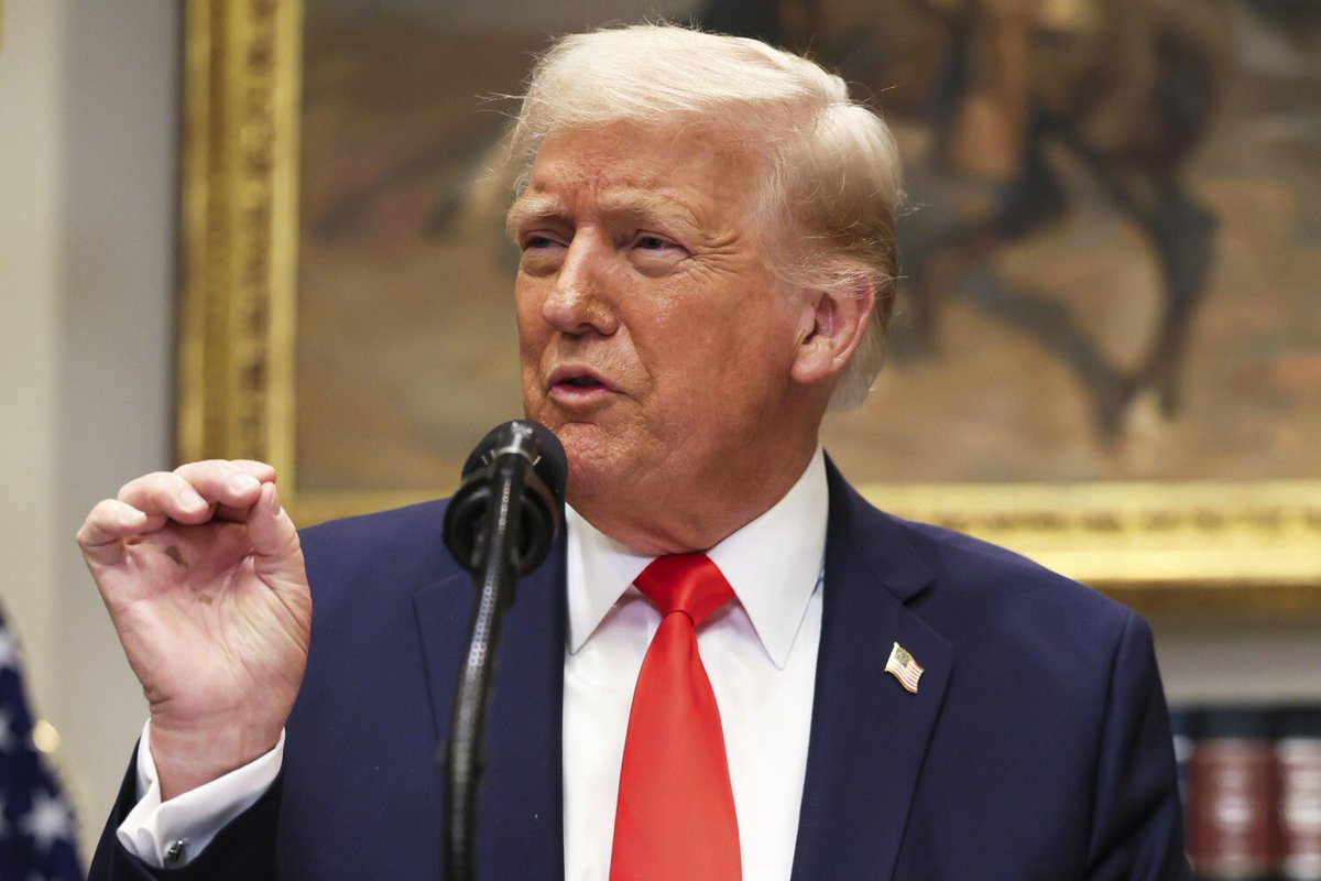 AshCrypto's tweet photo. BREAKING: 🇺🇸 Trump said the US 
Will be the Bitcoin super power and
Crypto capital of the world. https://t.co/XMOi665xLY