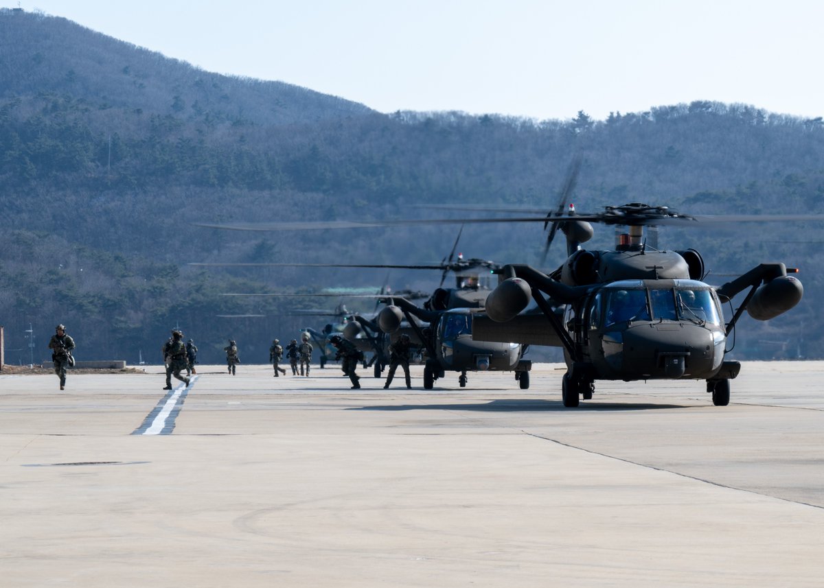 USPACOM's tweet photo. 🇺🇸 - 🇰🇷

U.S. &amp; ROK special operations forces enhance #interoperability during #FreedomShield25! With the 75th anniversary of the Korean War approaching, this training continues a decades’ long investment between both nations’ SOF.  #FriendsPartnersAllies https://t.co/xwpqWqPznY
