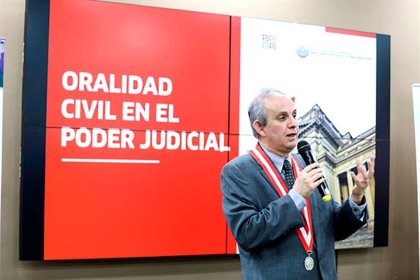 #DerechoElPeruano 📍La aplicación del modelo de la oralidad está logrando una reducción significativa en los tiempos de los procesos civiles que se tramitan ante las cortes superiores de justicia, afirmó el juez supremo Ramiro Bustamante Zegarra.

👉 ow.ly/hLyP50VlvvY