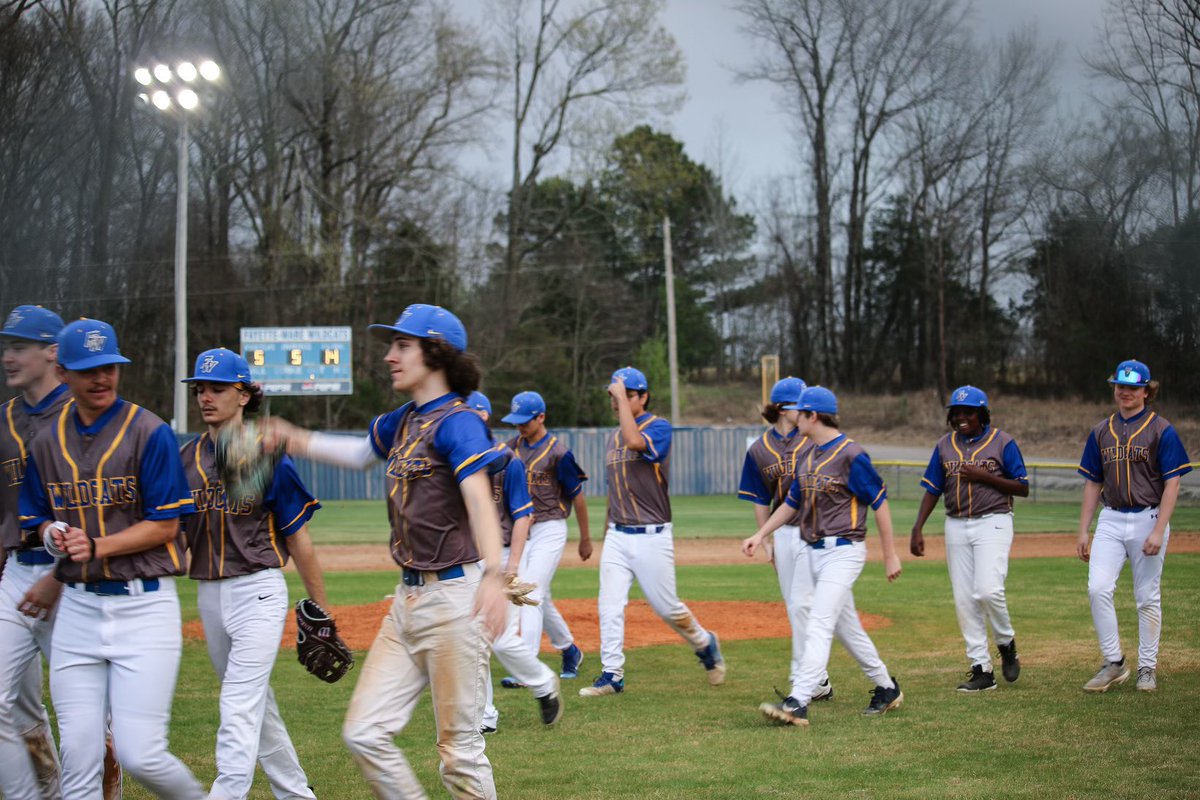 Last night Wildcat Boys captured their first win of the season
Defeating Middle College 15-5
#FWRaisingtheBar #FWLetsGo!