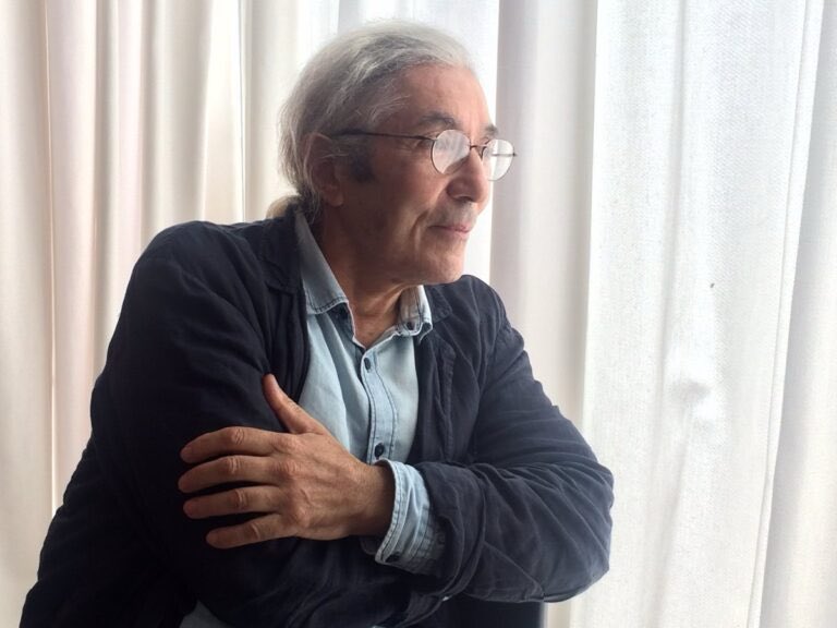 kamel DAOUD (@daoud_kamel) on Twitter photo Nous sommes passés, en Algérie, de la guerre pour la liberté, à la guerre contre liberté. Courage cher Sansal. Tu supportes la prison, nos impuissances et nos lâchetés à la fois. Nous sommes passés, en Algérie, de la guerre pour la liberté, à la guerre contre liberté. Courage cher Sansal. Tu supportes la prison, nos impuissances et nos lâchetés à la fois.