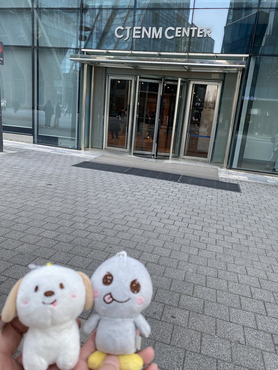 当選メールをもらってから楽しみにしてたMカ観覧✨
ponta様のおかげで最優先入場させてもらい、まさかの最前ど真ん中の場所めっちゃ近くで色々な子達を見ることが出来ました😊もう一生ないであろう素敵な機会をいただけて感謝❣️
#Mカウント #エムカ #Mカ観覧 #Mカ #Pontaパス #ponta #Mカウントダウン