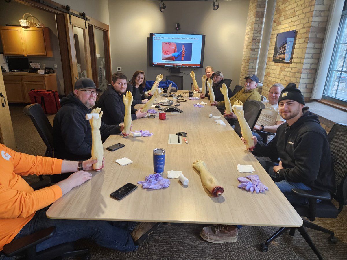 GrangerConstruc's tweet image. Granger is dedicated to safety and action in any emergency. Thank you @RedCross for providing CPR &amp;amp; first aid certification to our corporate and field teams at Granger’s regional offices. Keeping these skills enables our team members to feel confident to step up in an emergency.