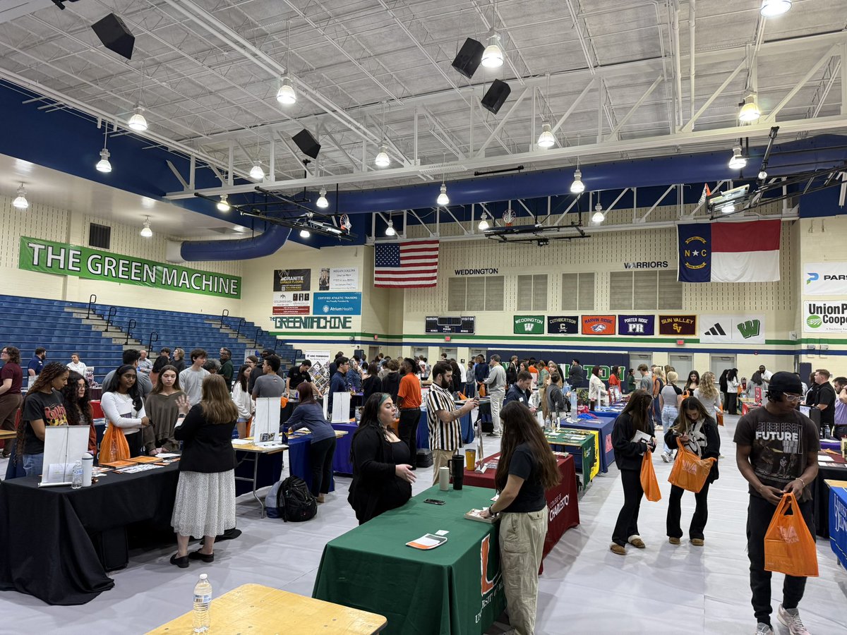 AGHoulihan's tweet photo. The @WeddingtonHSNC College Fair is UNREAL! What a phenomenal opportunity for students to get direct access to 60+ universities. BIG shout out to an amazing staff and counseling team for their hard work and leadership! #TeamUCPS @UCPSNC @UCPSCollegePrep 👏💯 https://t.co/6ZKMCEF3bp