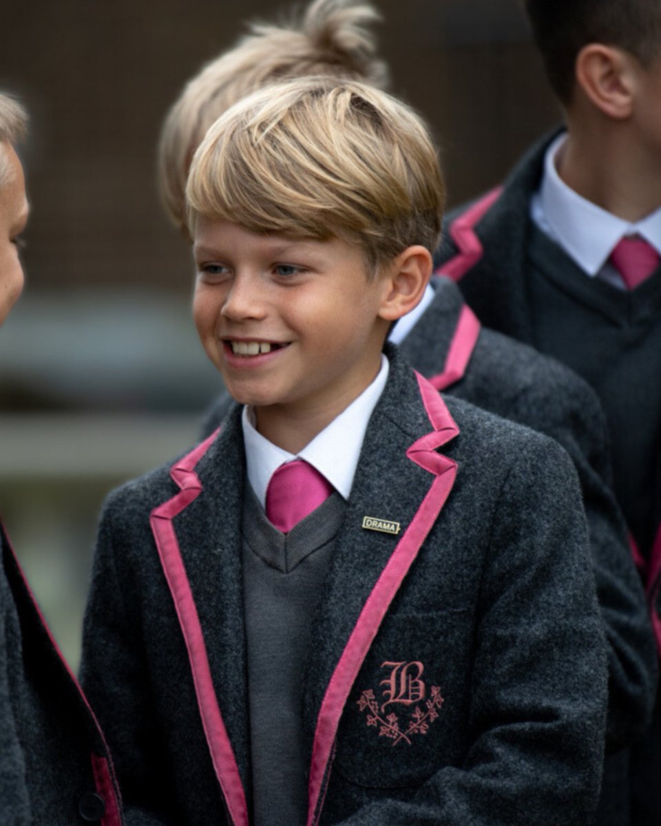 Schoolblazer tweet media