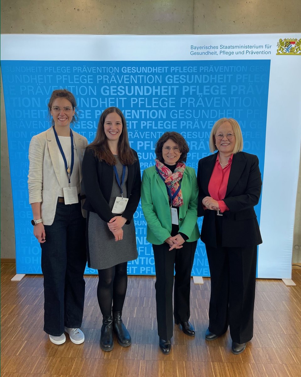 #AOKBayern betont beim 3. #Pflegekongress „Gute Pflege. Daheim in Bayern“, wie wichtig die Zusammenarbeit der Kassen und Kommunen ist, um häusliche Pflege zu stärken. Mehr unter: fcld.ly/gute_pflege