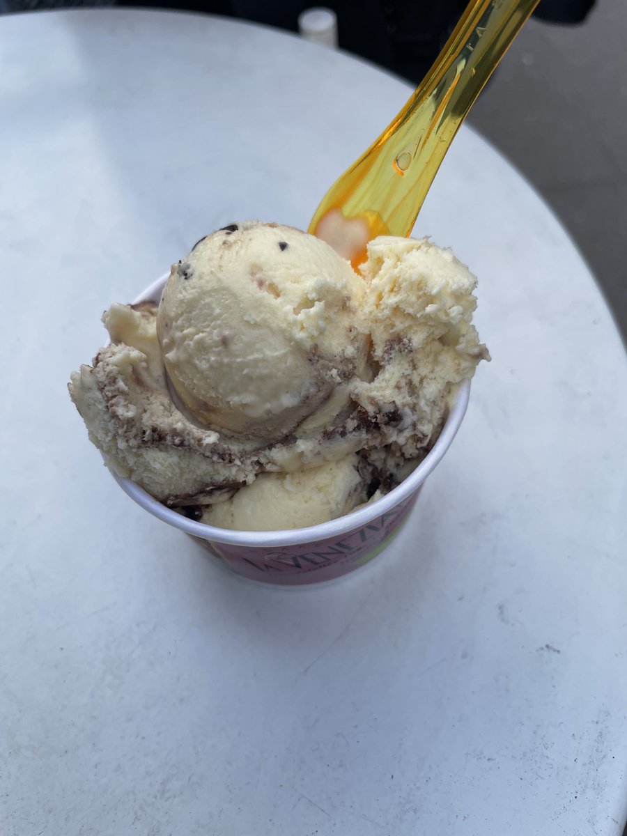 #hallohallo
Und vom Jungfernstieg zum Grindel mit dem krönenden Abschluss ❣️