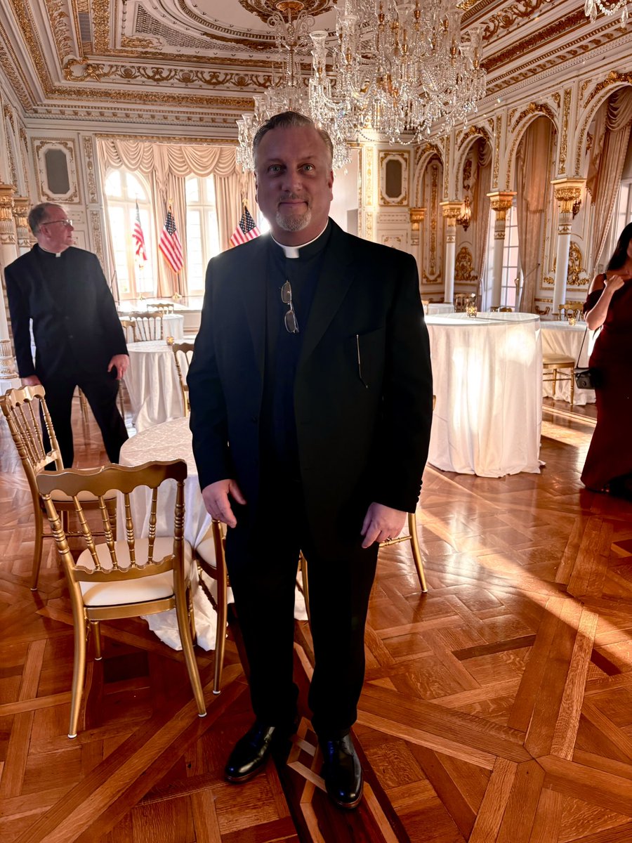 A wonderful evening praying for America 🇺🇸<a href="/BishStrickland/">Bishop J. Strickland</a>