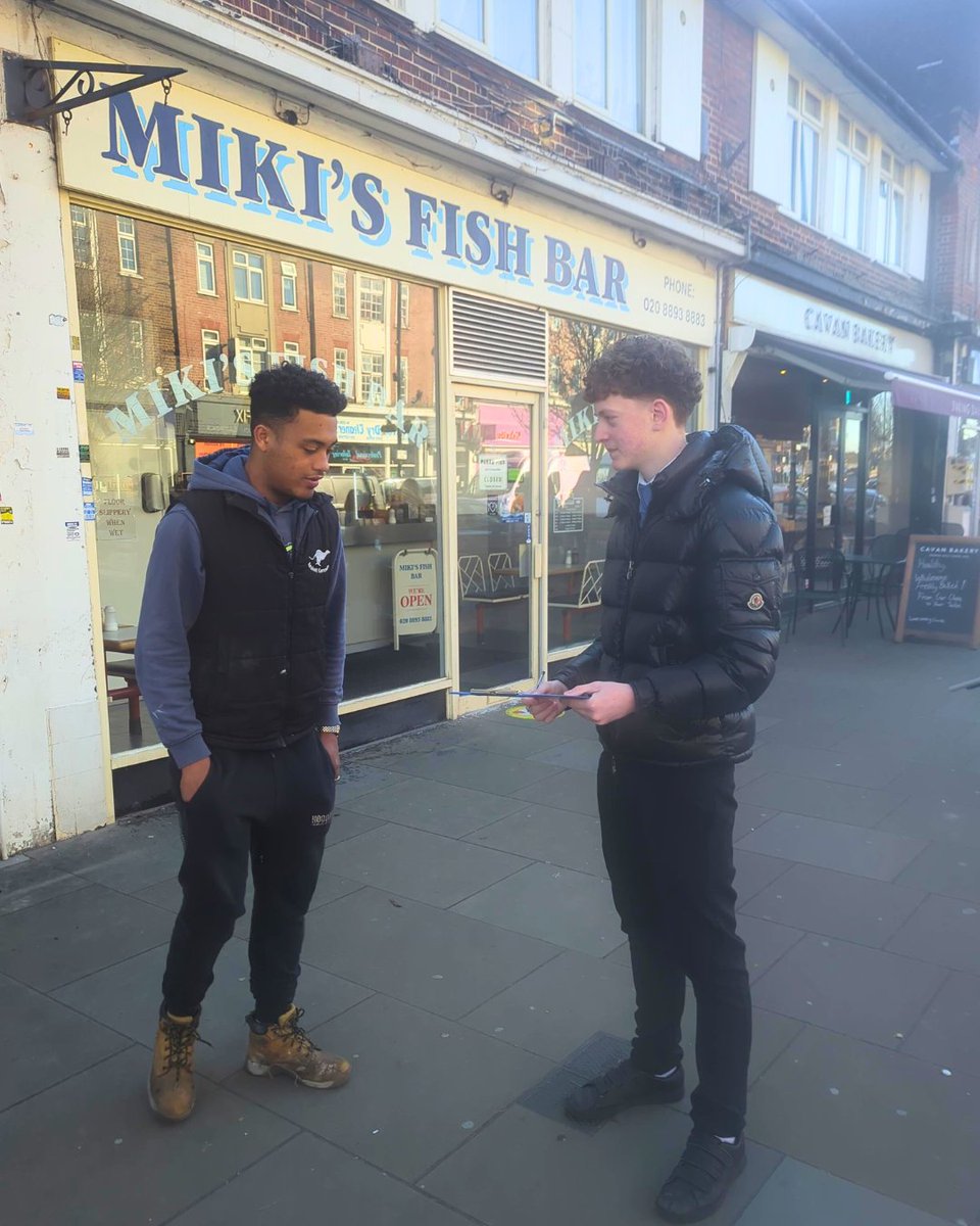 📋 "GCSE Geographers took to the streets, clipboards in hand, to ask members of the public questions and investigate their local area as part of their Urban Fieldwork!" ~ Mr Glavanis

#TwickenhamSchool #AspireAchieveEnjoy #Twickenham #Whitton #Hounslow #Feltham #Richmond