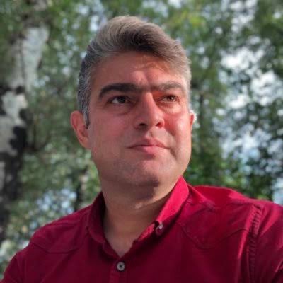 cenkumeyraksoy's tweet photo. Operasyon çocuğu saİT! Kilise bahçesinde çikolata toplayan sen benim kimlerle beraber olduğumu mu sorguluyorsun? Ancak burada bir şey dikkatimi çekti:

Cübbeli hocanın sayfalarını yönettiğim iftirasını atan malum kardeşlerimiz ile aynı ağzını kullandığını görünce sizi aynı ortak payede ne birleştirdi çok merak ediyorum. 

Kendi Son Güzergah sayfam ve derneğim dışında başka bir yeri yönetiyor veya tavsiye veriyor veya yönlendiriyor isem Allah’ın, meleklerin ve dahi bütün mahkumların laneti bu Ramazan günü benim üzerime olsun. Yok eğer yönetmiyor isem başta o afişi hazırlayan ve sana da yön veren ve devam ettiren senin üzerine olsun. Amin….
