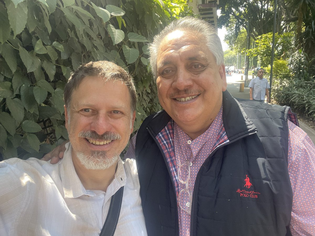julio72perez121's tweet photo. @ZuritaCarpio @ferbelaunzaran Es una vacilada él #alushe ¿ NO sabe quién ha gobernado Jalisco en los últimos 18 años? ¿Difamar? Afirmar qué eres un mediocre saltimbanqui, además de acomodaticio carroñero NO es tal, es exhibirte en tu real naturaleza. PITUFO.
CHIQUITO, en todo sentidos
#OposicionCarroñera https://t.co/XBKdGaKlDo