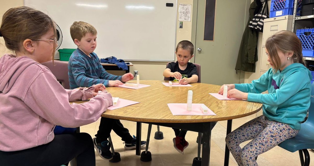 sacseagles's tweet image. Grade One students constructing and deconstructing numbers through our Numerics program. #SRCEMarchIsMathMonth.