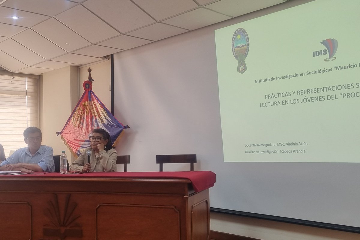 IDIS_UMSA's tweet photo. Virginia Aillon presenta el proyecto  sobre prácticas  y representaciones sociales de la lectura en los jóvenes del 'proceso de cambio ' https://t.co/UpjzzEZPF4