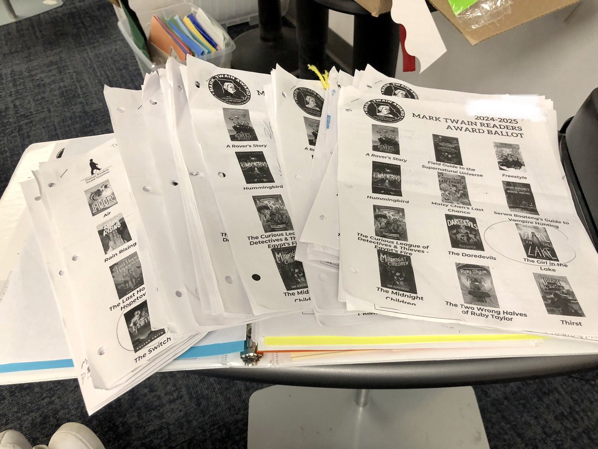 LVGintheLibrary's tweet image. Taking a little break from Spring Break to enter votes for @MASLOnline’s Reader Award programs. Proud of students at all 5 of my schools who participated this year. A total of 2️⃣6️⃣8️⃣students took part by reading nominated books ❤️📖❤️ #SPSlib #SPSreadtosucceed