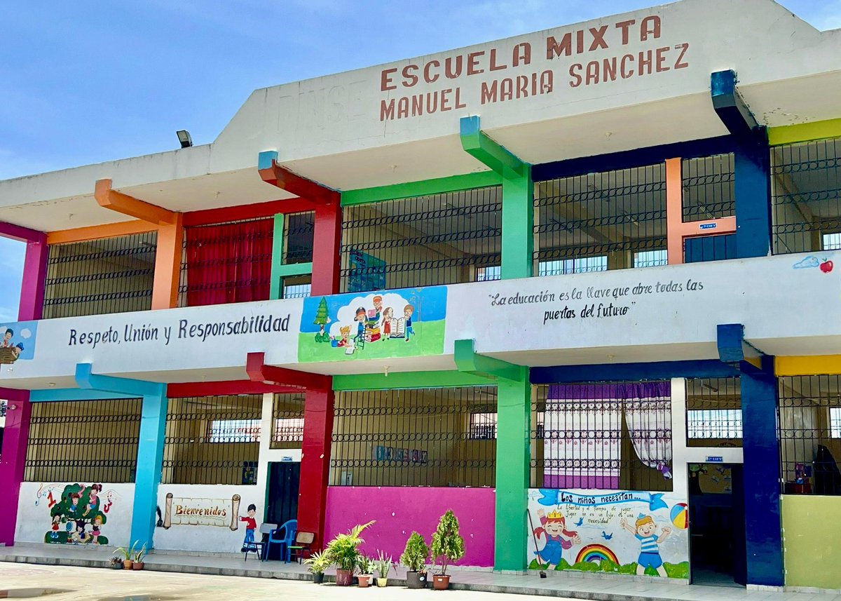 #Zona8 | Recorrimos instituciones educativas priorizadas en la parroquia Posorja, donde levantamos información de infraestructura 🏫, constatamos avances de obra 🛠️ y dialogamos con los Comités Centrales de Padres de Familia 👨‍👨‍👧‍👦 para atender sus inquietudes, socializar y articular