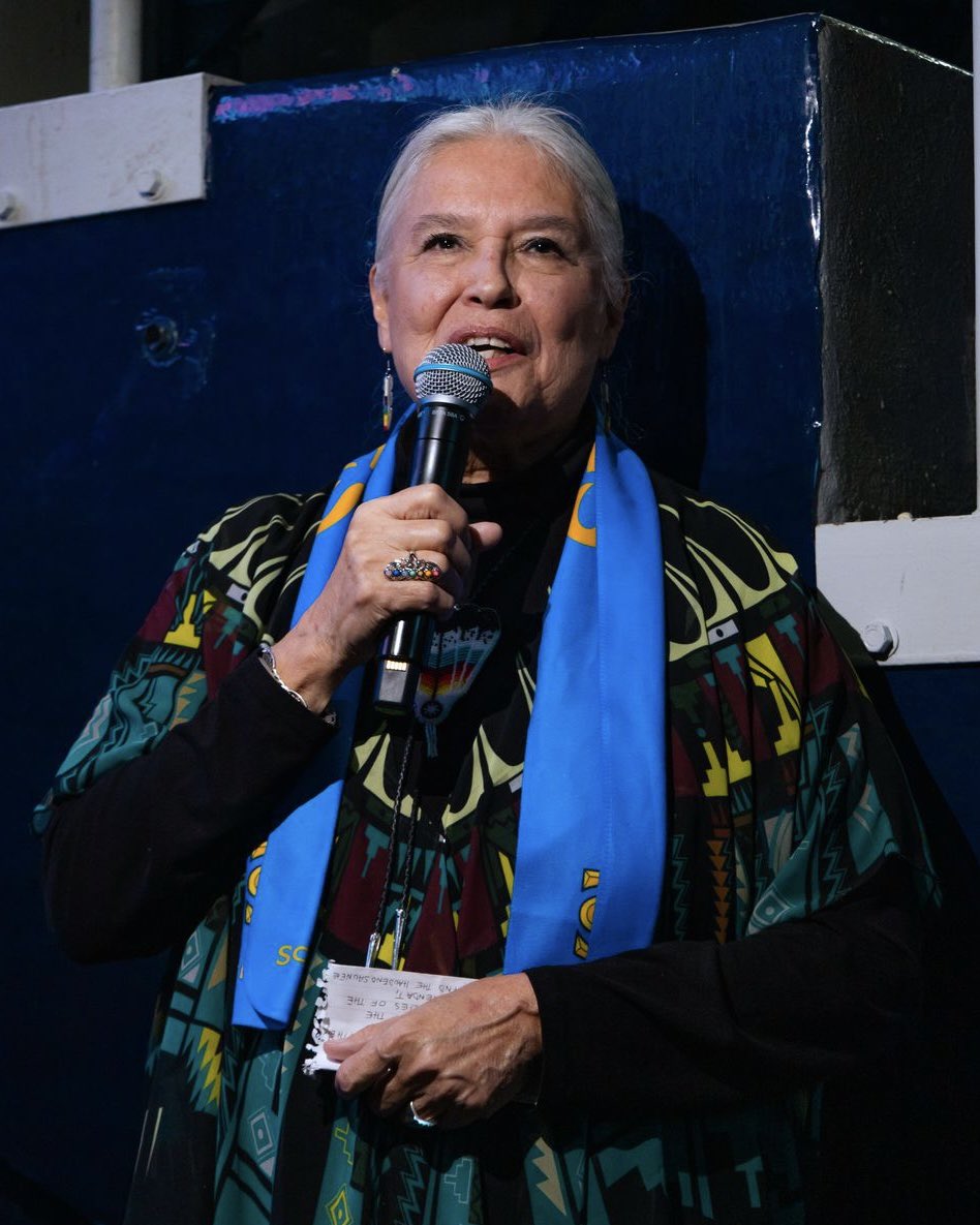 PWHL_Toronto's tweet image. In respect and gratitude, we honour the First Nations whose lands we gather on today.

Thank you to Knowledge Keeper Ava Hill for doing the land acknowledgement at last night’s Indigenous Heritage Unity Night. 🧡