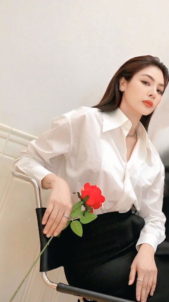 KaldsaK's tweet photo. @Siam_Paragon She's a Queen - Faye Malisorn 

#FayeMalisorn #fayepereya #FayeTimelessLOVE #FayePerayaMalisorn https://t.co/mtYTpkKSEz