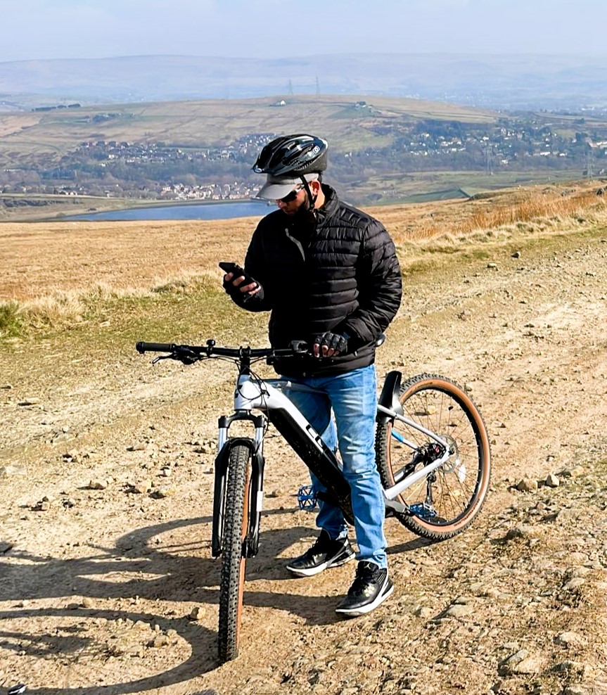 Mohammad &amp; Peter out and about around Deeply Vale, Castleton &amp; Healy Dell
In Ding Quarry, Peter's thinking “What kind of route is this Mohammad?”
Up on Rooley Moor, Mohammad's thinking 
“Where’s Peter gone? 
He didn’t go down into that quarry did he?
23 miles, 2000ft
Go Cranks!