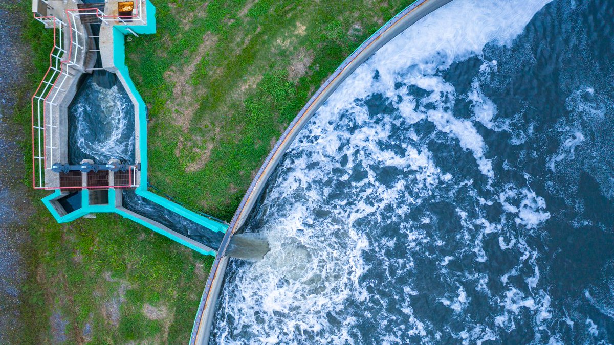 Aquacycl's tweet photo. With evolving US regulations, businesses can’t afford to overlook the role and value of water in corporate strategy.💧
  
➡️Explore how corporate water strategy strengthens business growth and resilience: https://t.co/qJs09FF498

#WaterStrategy #Aquacycl https://t.co/qbkwisjRan