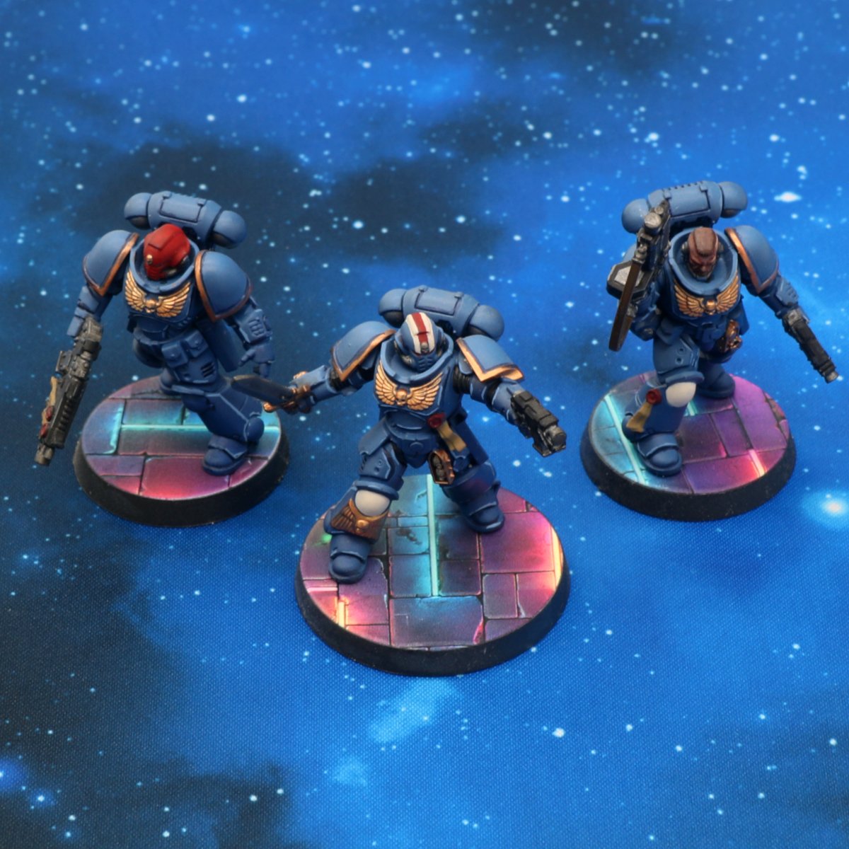 INSTABASES LAUNCH – READY TO GO! 
Pre-painted, textured bases for instant battle-readiness! 🚀
 Midnight City – Cyberpunk streets, neon &amp; grit.
 Lava Instabases – Molten terrain, perfect for fiery warriors.
#Instabases #MiniatureBasing #Warhammer #PaintingMiniatures #40k